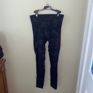 ANTHROPOLOGY CAMO LEGGINGS